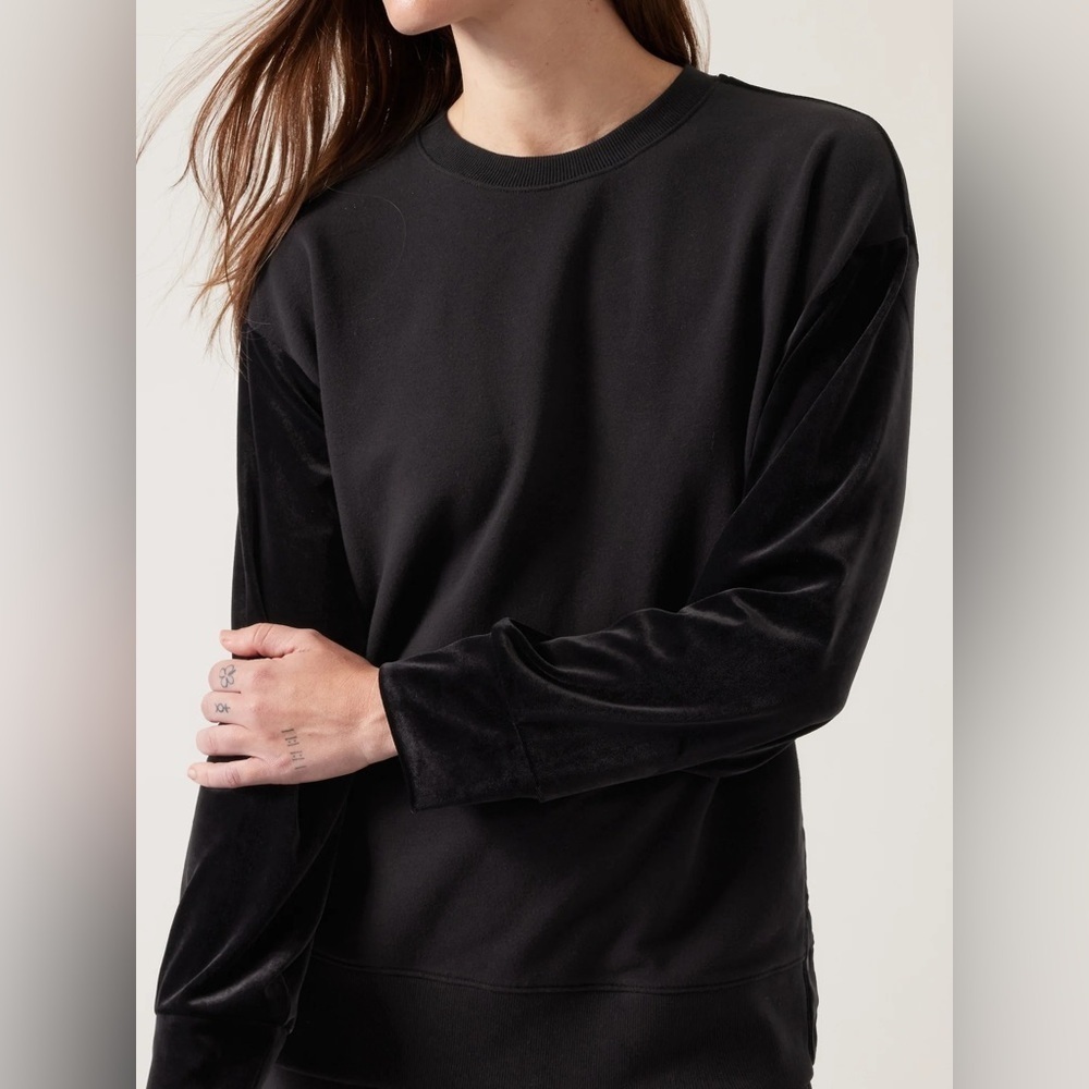NWT Athleta black retroplush velvet crewneck sweatshirt sz sm